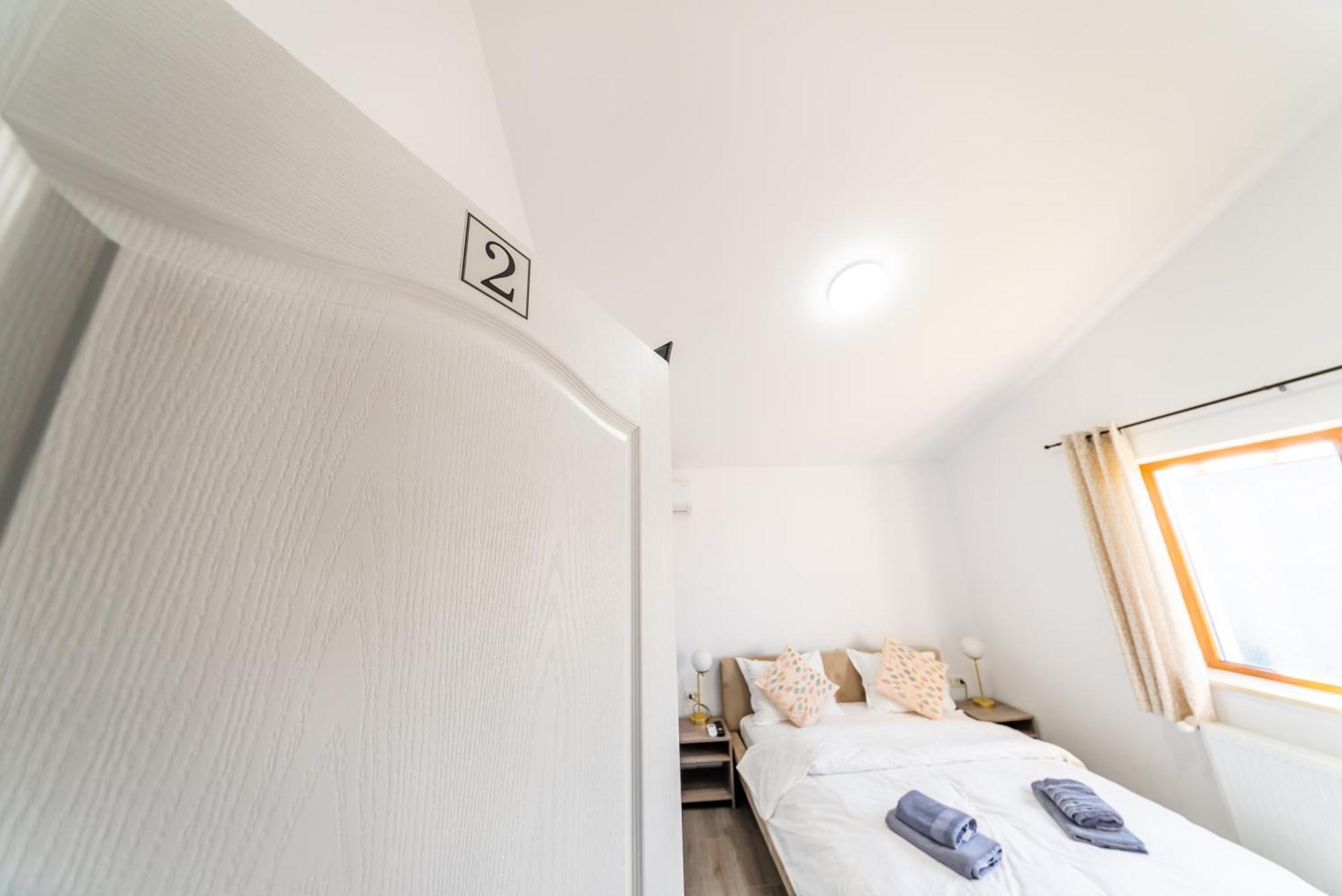 La Casa Blanca Apartment Vladimirescu Exterior photo